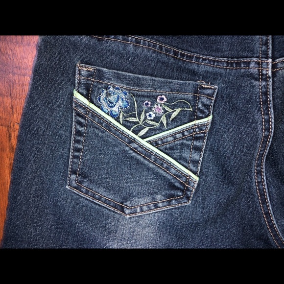 Vintage embroidered jeans - Picture 6 of 9
